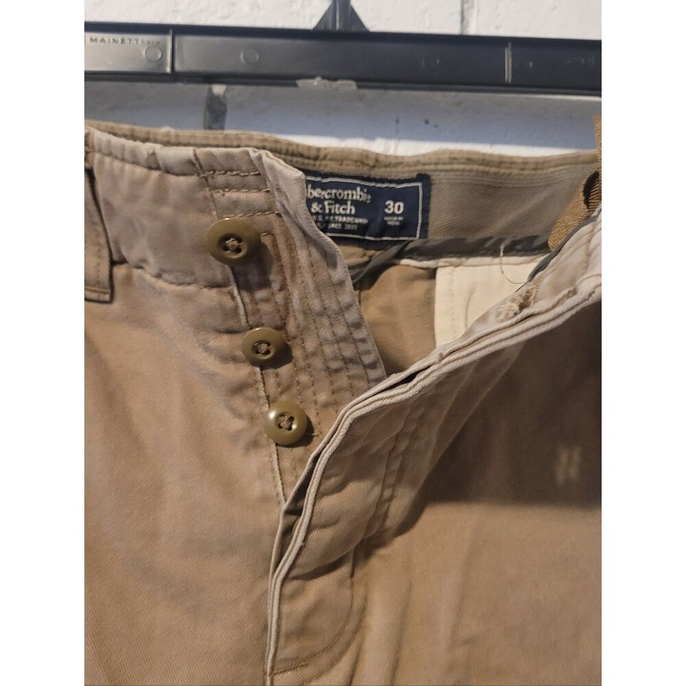 Abercrombie & Fitch Men's Classic Khaki Cargo Shorts - Size 30 - Picture 4 of 8